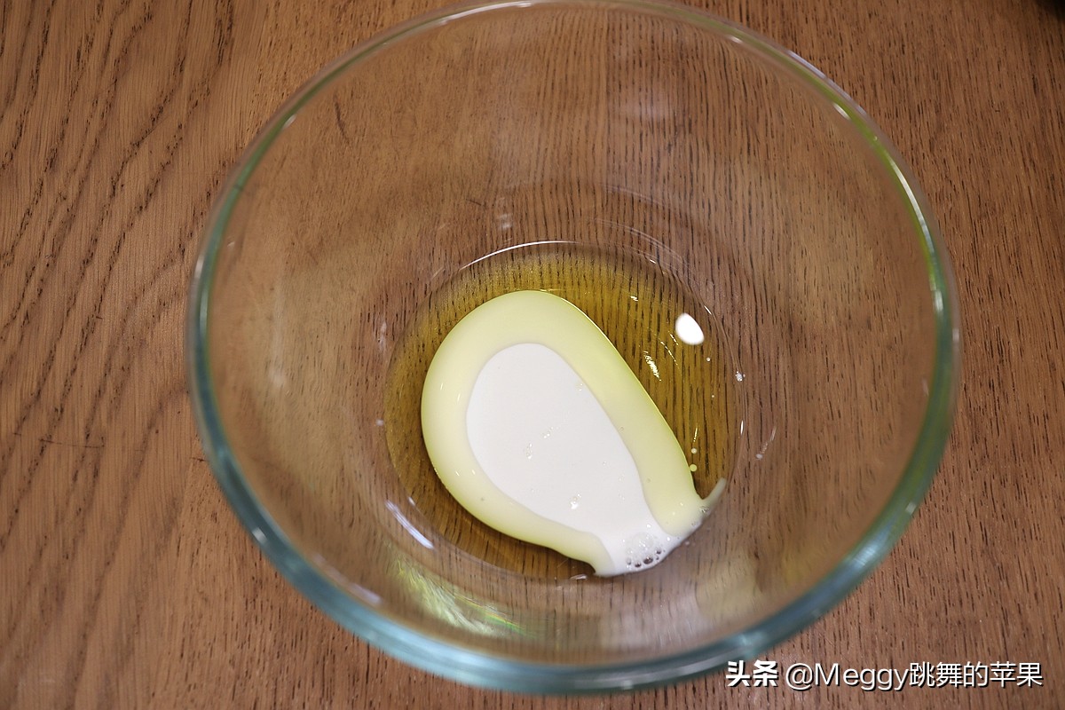 蛋糕卷不塌陷的方法,蛋糕卷怎样不开裂