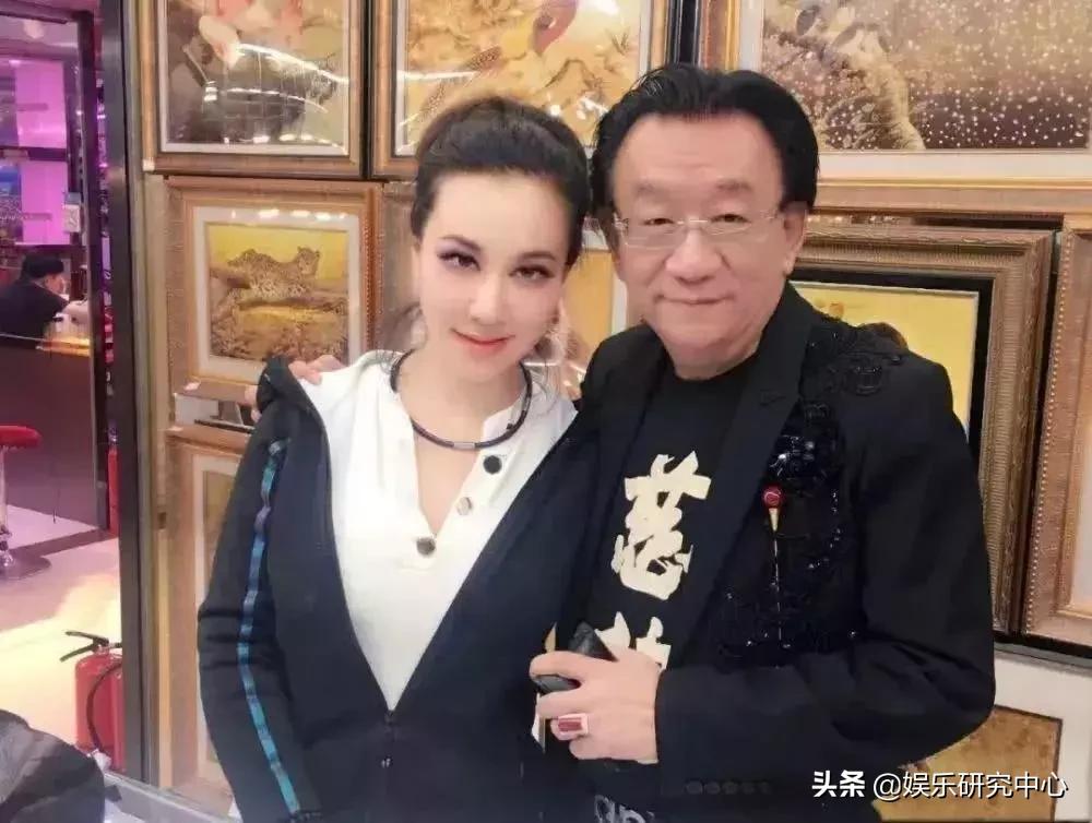 谁的朋友圈没躺着几个A字头的微商？明星的爱马仕就一定是真的？