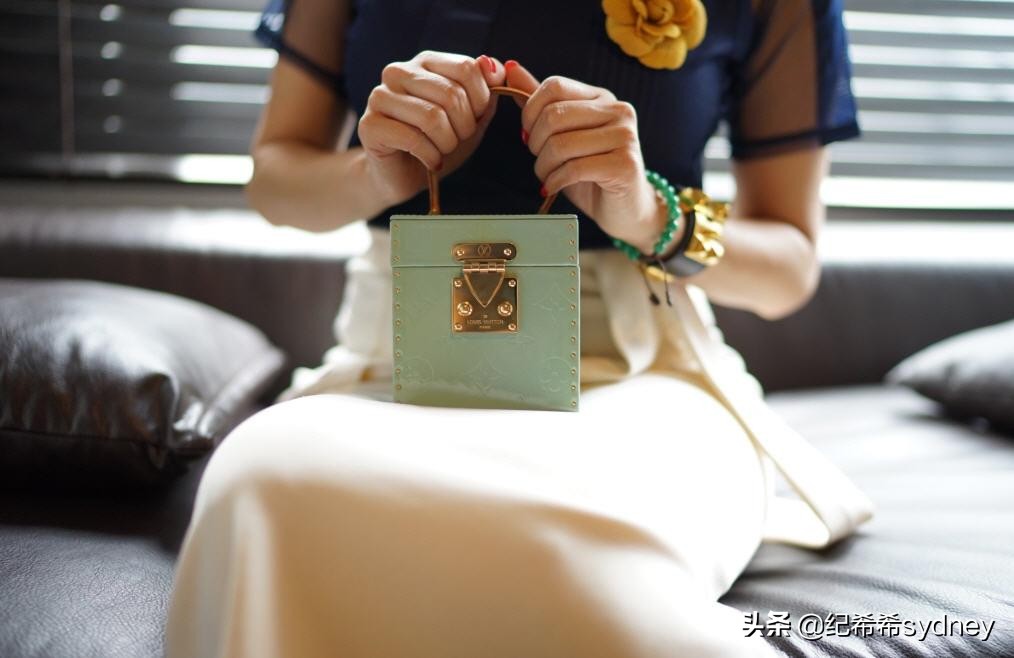 2019lv女士包图片和价格,2023lv新款包哪个质量好