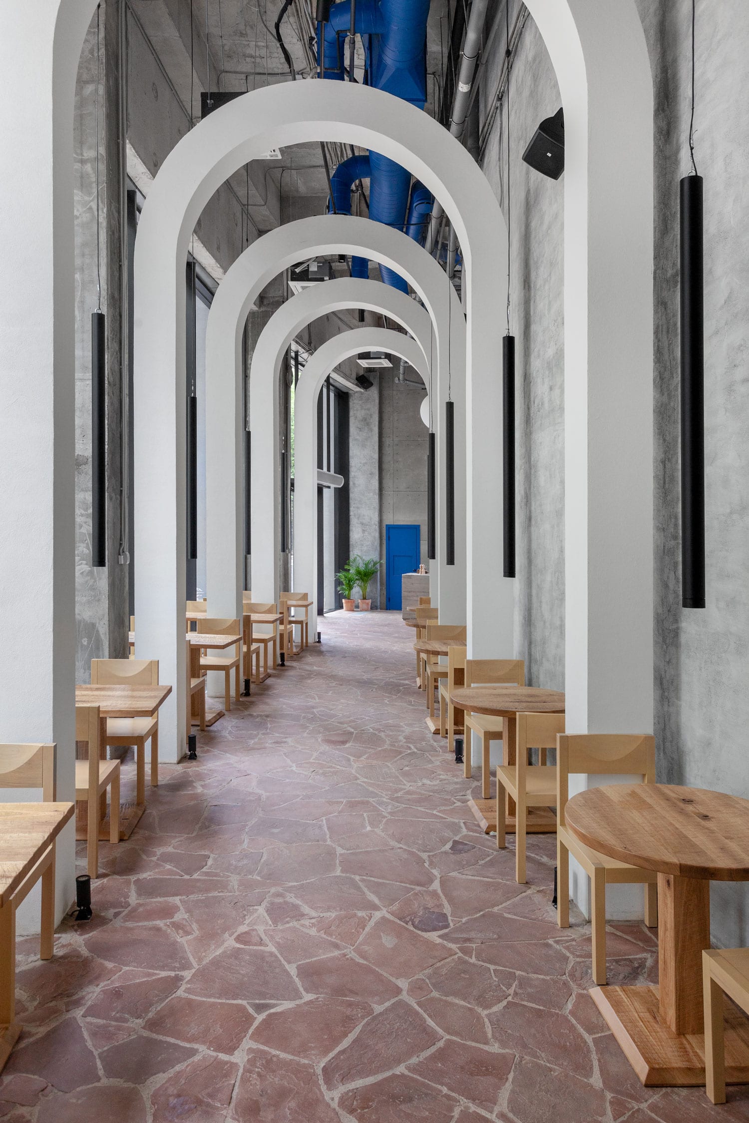 餐厅的巧妙设计,打破常规餐厅装修效果图