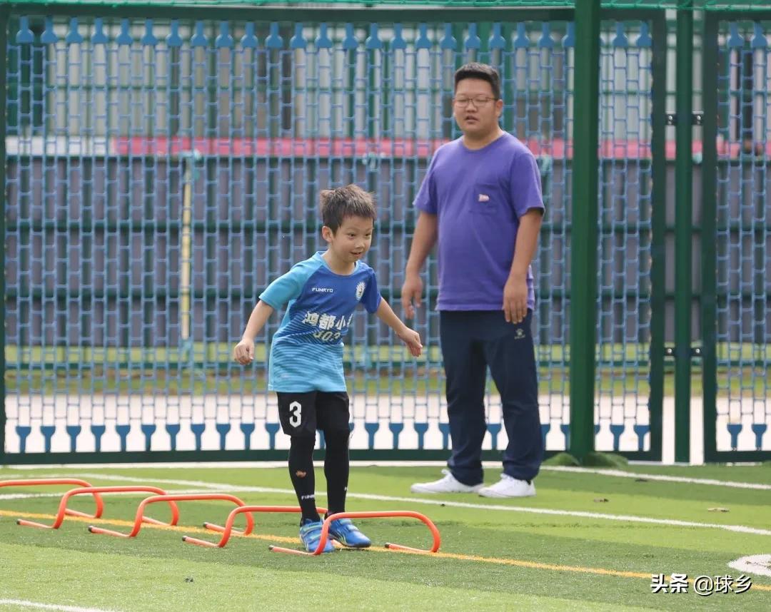 公益体彩快乐操场走进新洲小学,公益体彩快乐操场活动走进保定