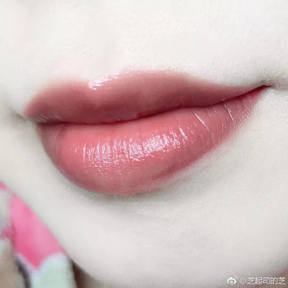 快买了这只口红来人间水蜜桃学院报道！