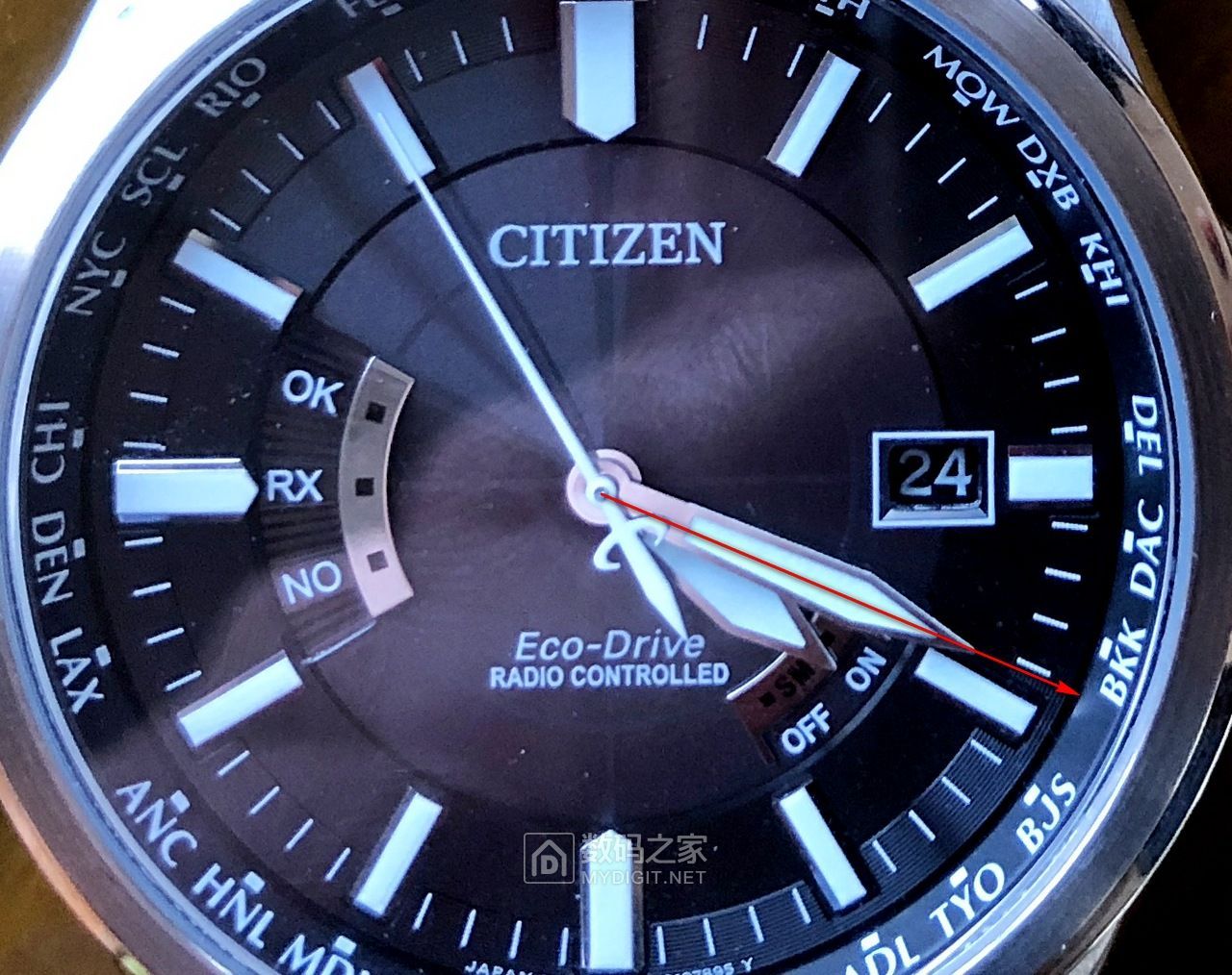 西铁城光动能手表h145开后盖,西铁城光动能手表黑盘视频评测