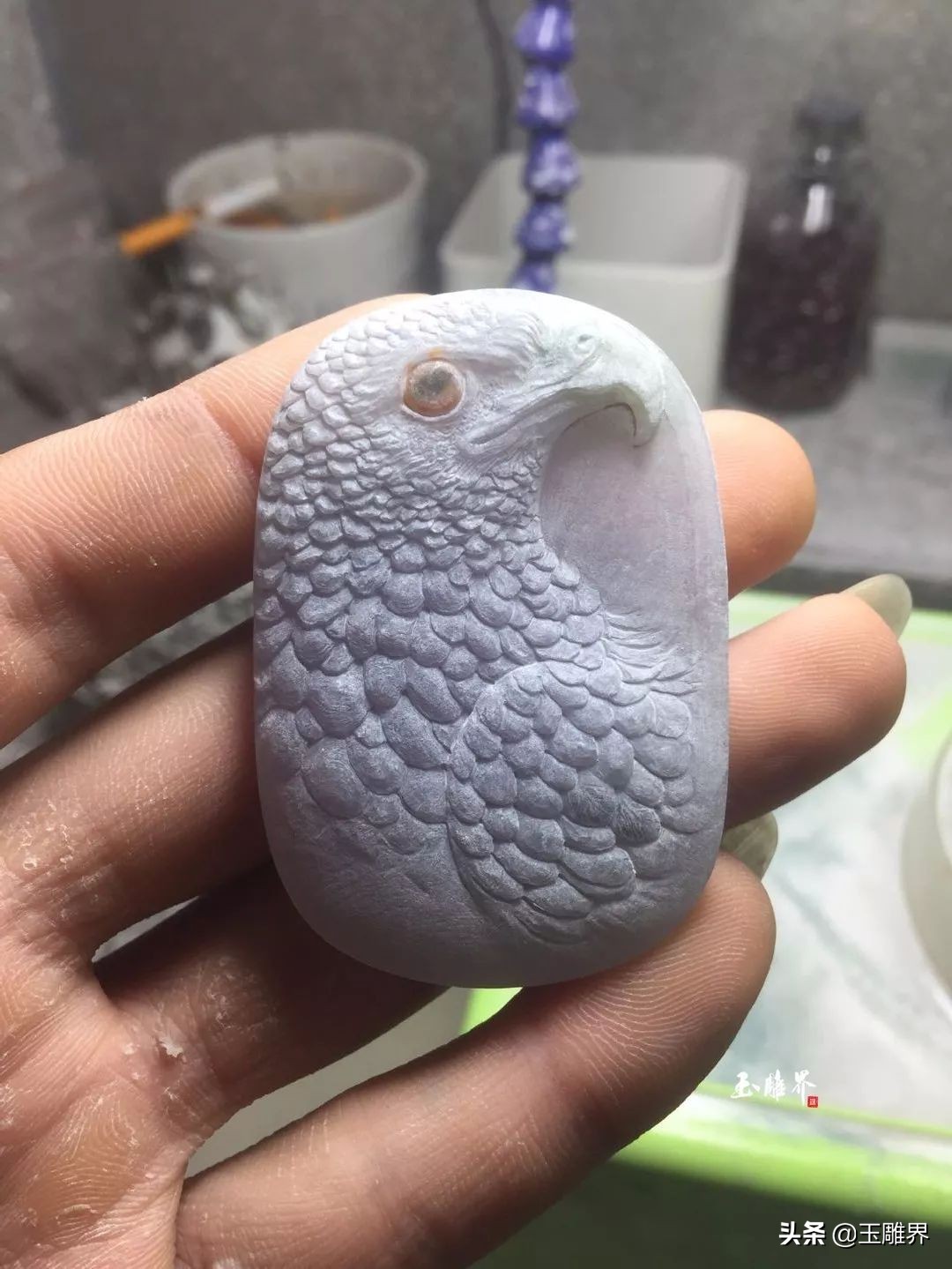 瑕疵变亮点！琢玉高手点睛之笔，眼一眨雕活了