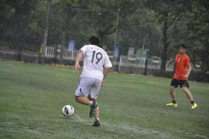 关于加强2019下半年踢球工作的重要通知