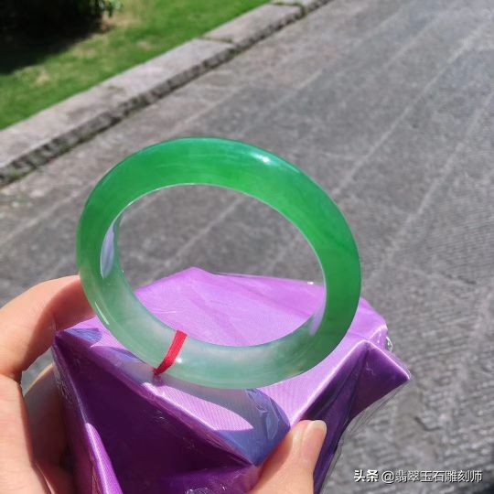 结婚三金买多少克黄金合适,结婚三金是黄金好还是白金好