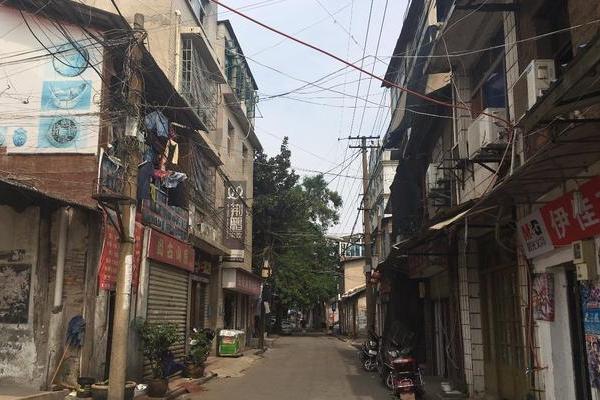 小南京—湘潭的城中村，是大学生情侣天堂，老板日进斗金