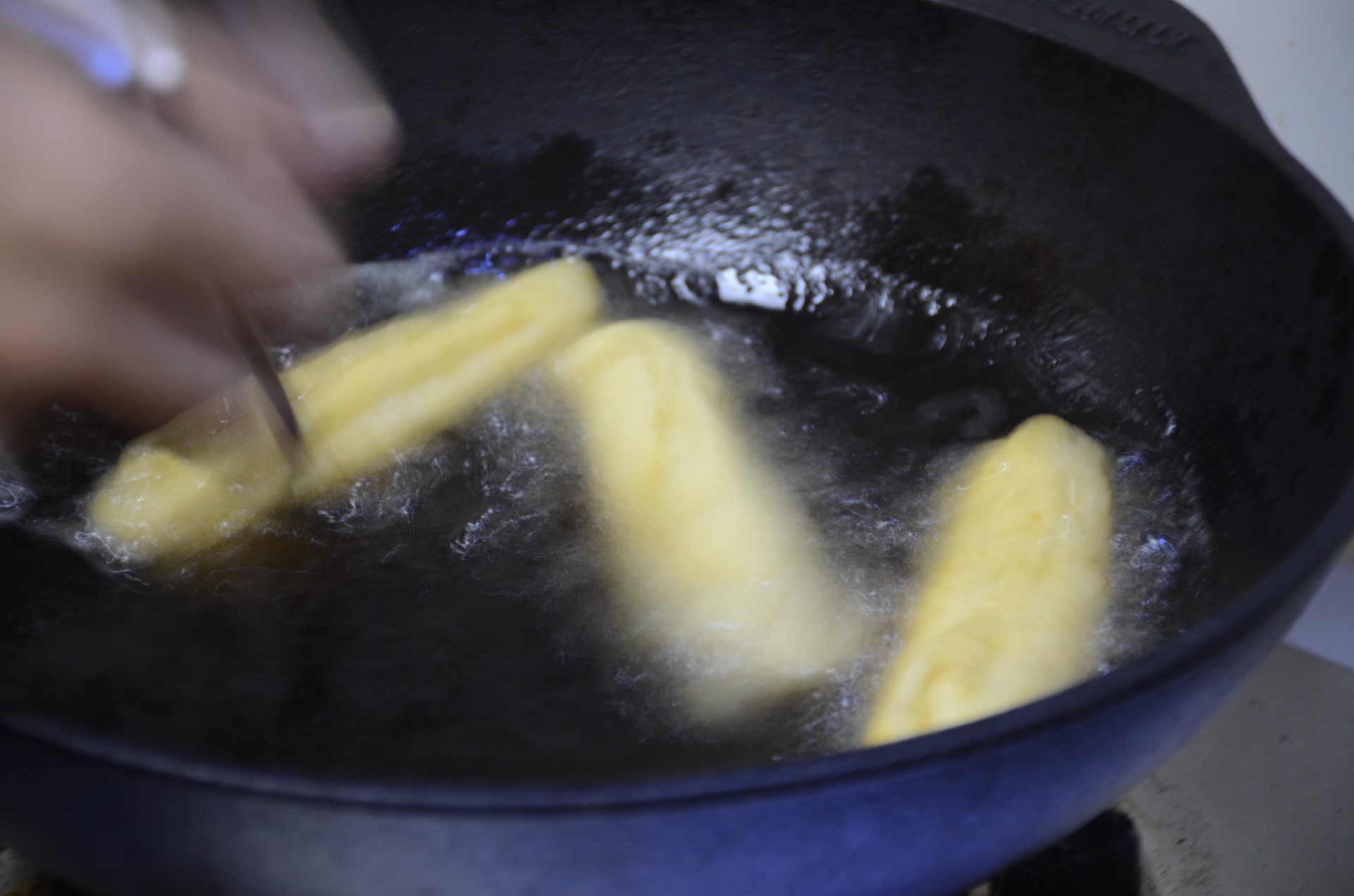 油条不打水线的技巧与配方,油条简单炸法