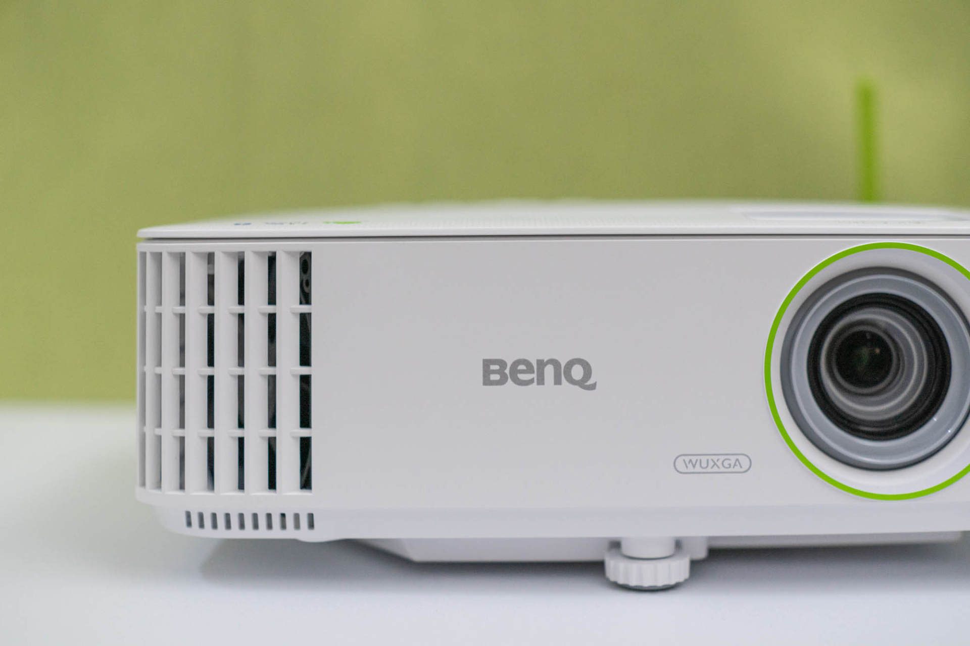 明基推出商务智能宽屏超清新旗舰明基E590投影仪评测