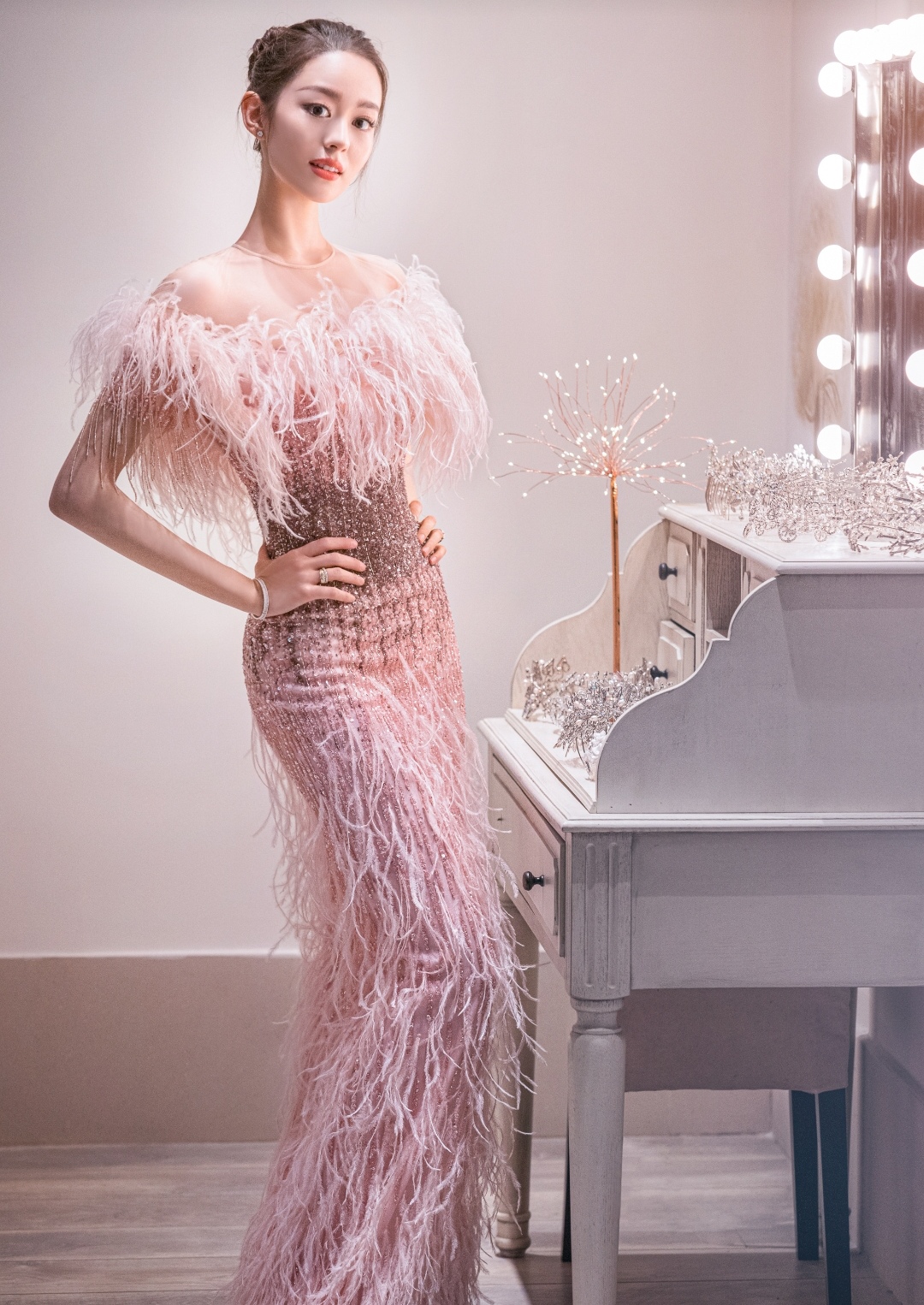 郎朗和多名小朋友同台演出,郎朗少年