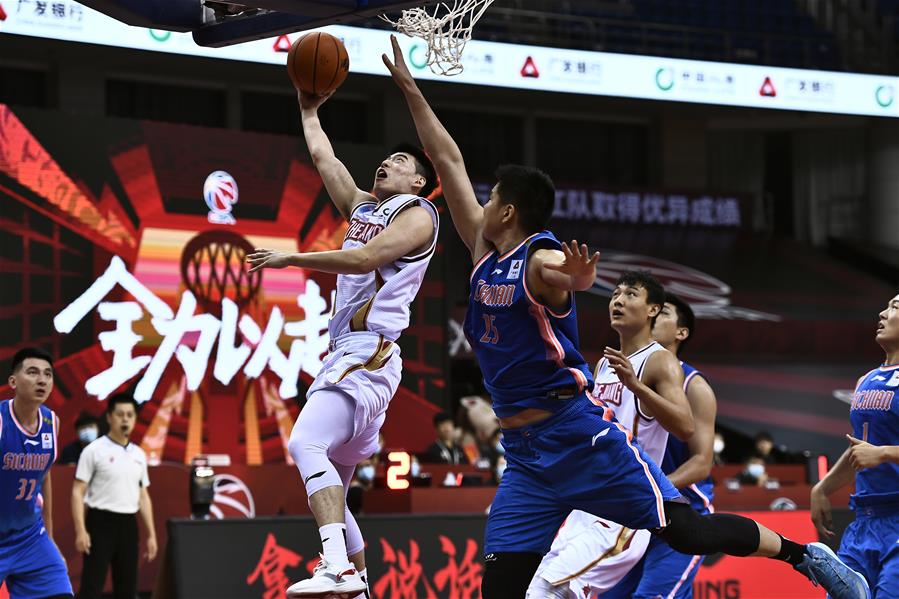 为什么篮球职业球员动作都不花哨,为什么篮球运动员动作都很简单