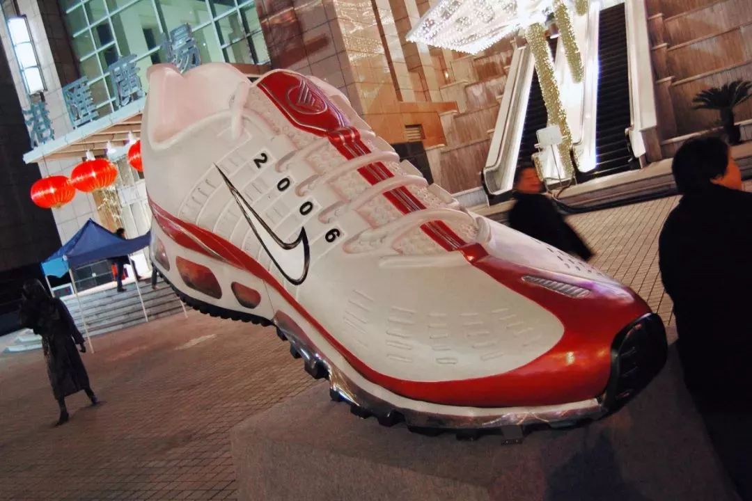 「阿拉看环境」市长说：户外广告是上海的“脸”