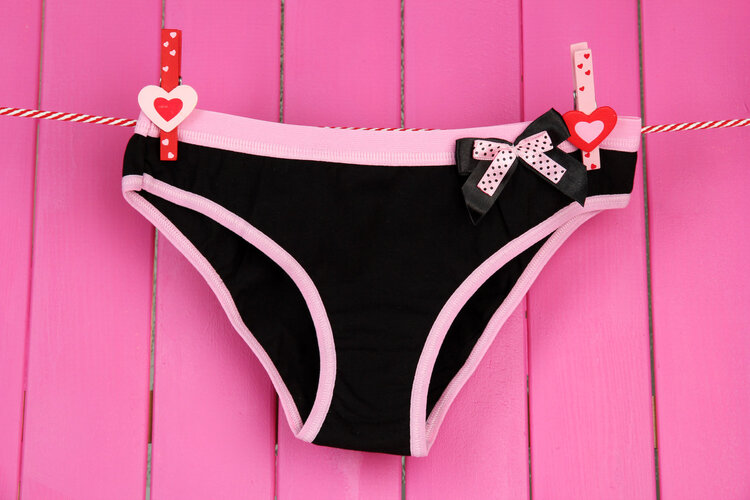 女生穿无痕裤好看吗,女性穿紧裤好吗