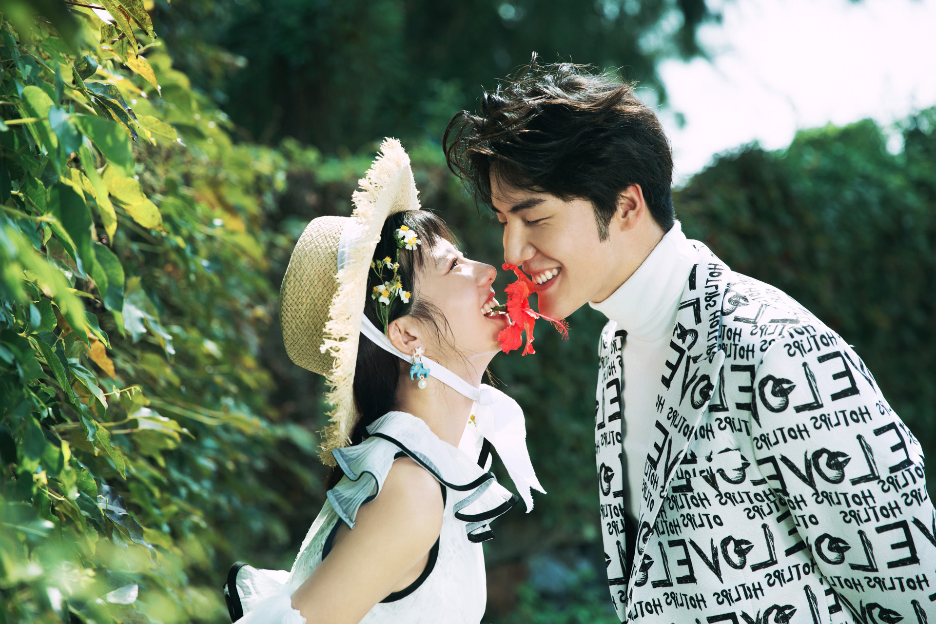 拍婚纱照不上镜怎么办？五个技巧拯救大饼脸！让你拍出自信婚纱照