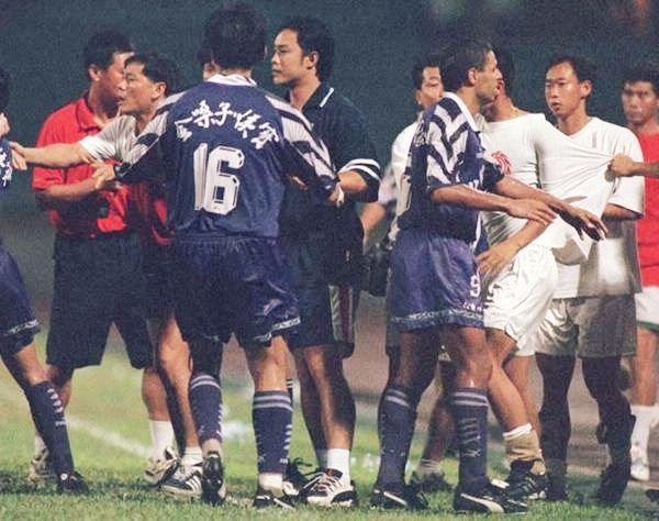 2010黄绿大战激烈程度,中国足球8强对阵表