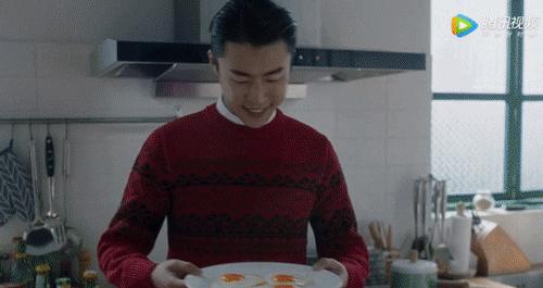 这个华裔姑娘造了个“机器人男友”：他比前任懂我……