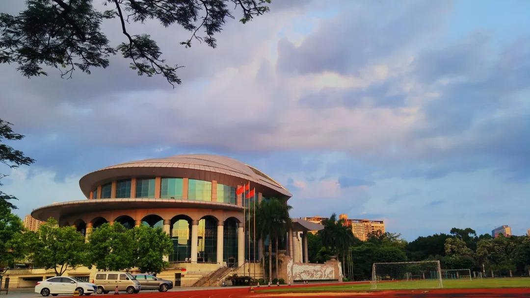 这所培养出2位院士的名校，是每一位东莞人的情结