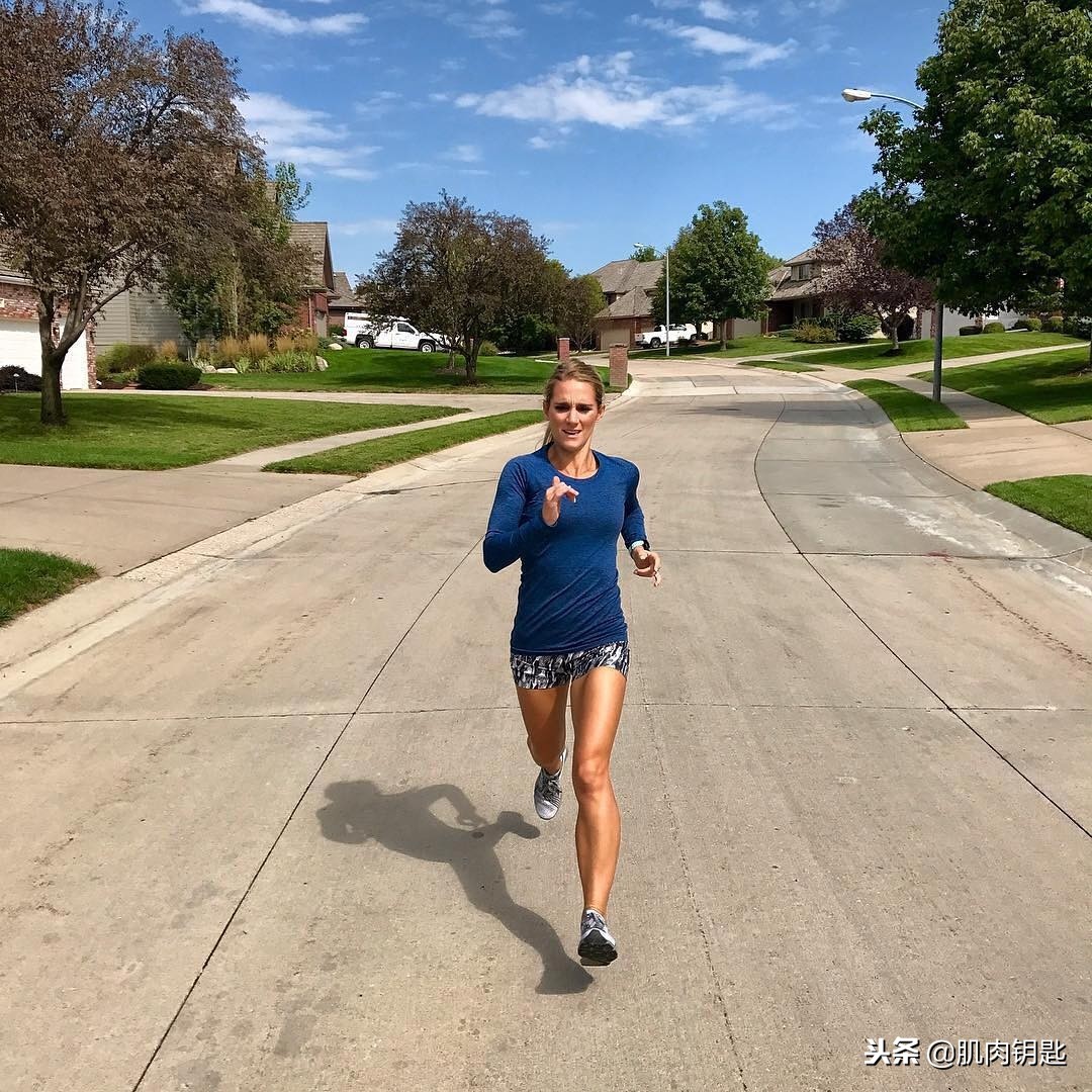 跑步小腿肚酸痛是怎么回事,跑步时小腿肚酸痛怎么办