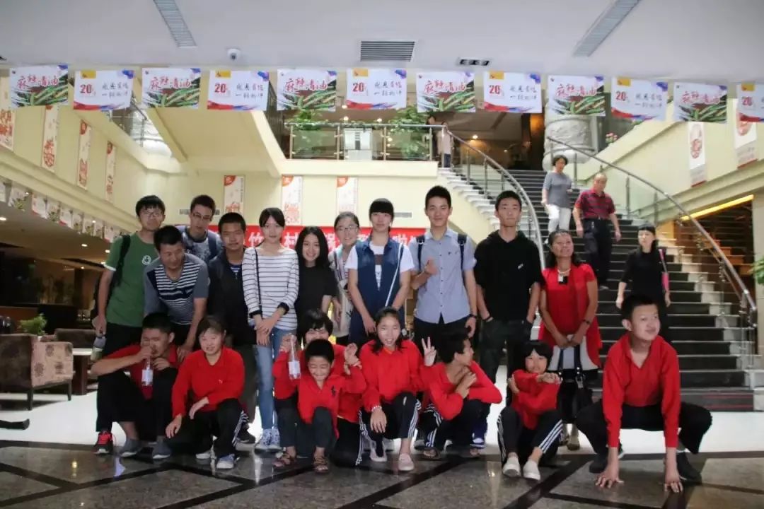 高新一中走出的“北大学长”郑方一，央视主持彰显五四青年风采！