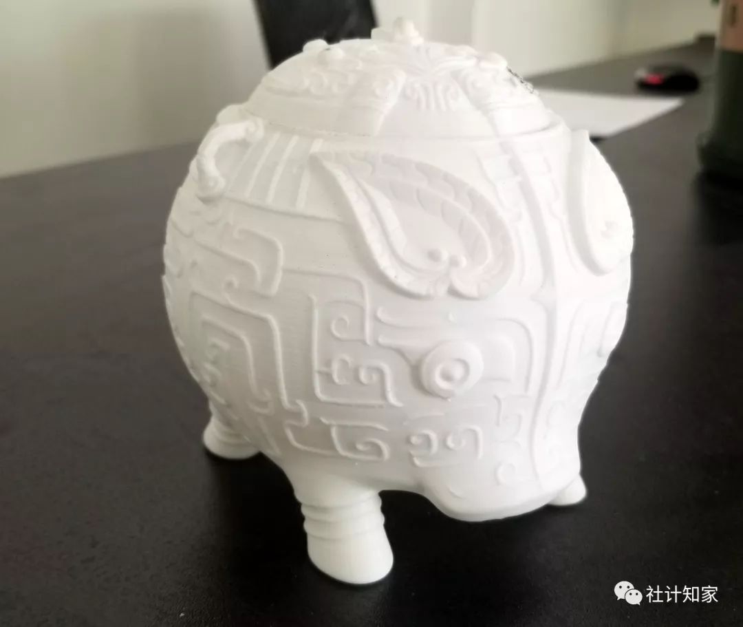 商周时期青铜鹰头卣,高仿商代青铜虎食人卣