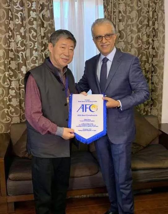 获亚足联最高荣誉，拒绝50万美元的贿赂，他被媒体称为中国足球的上帝！