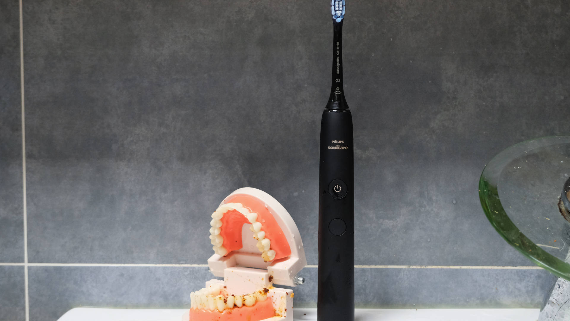 种植牙推荐电动牙刷,根据自己的牙选择电动牙刷