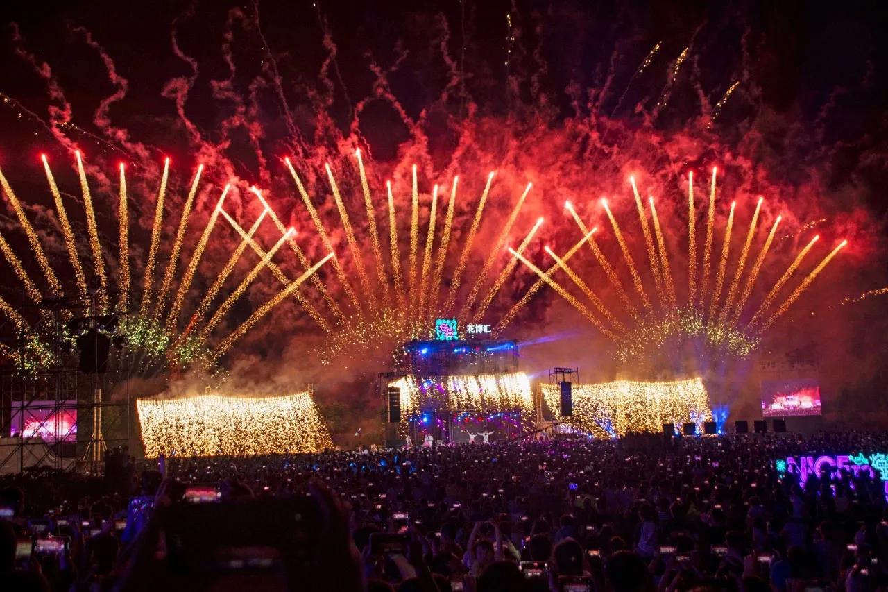 武汉花博汇周末焰火晚会,武汉花博汇烟火秀跨年