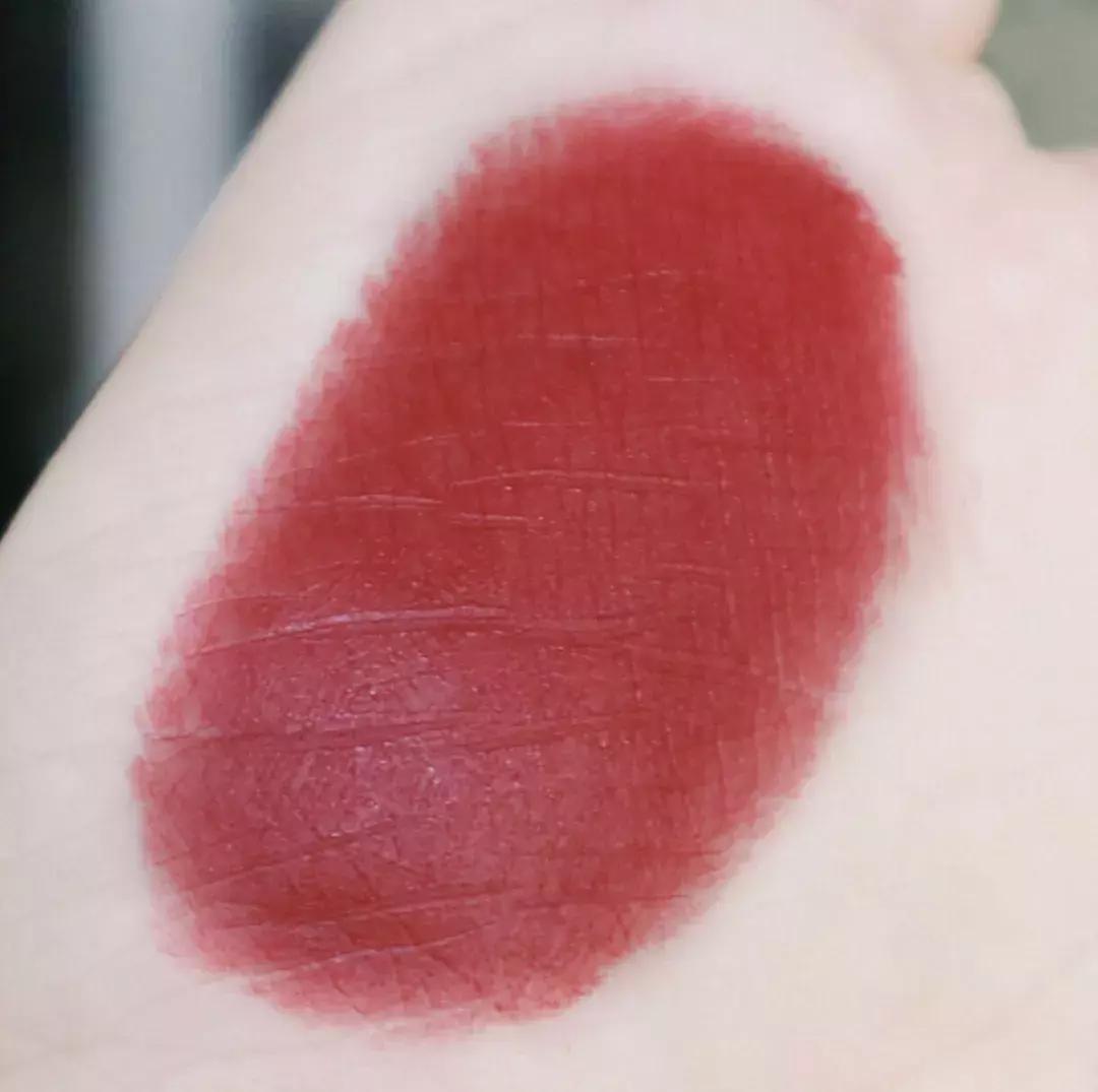 悄咪咪告诉大家，其实MAC是可以免费领口红的