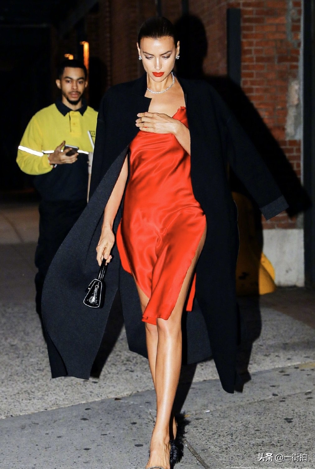 c罗与乔治娜出街图片,c罗与女友乔治娜晒度假照片