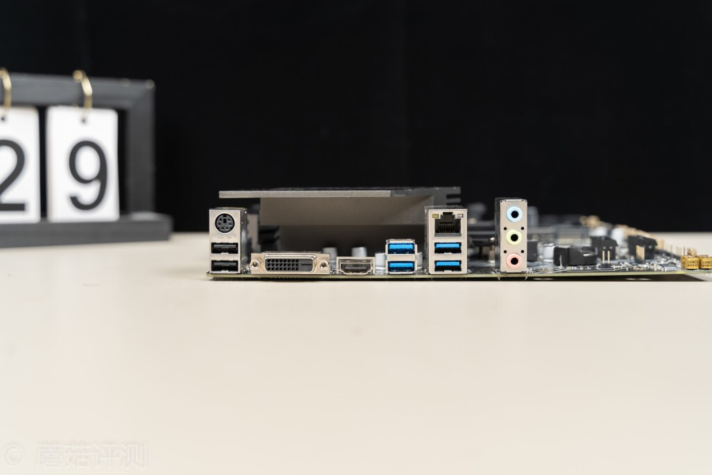 微星b460m火箭炮支持超频吗,微星b460m迫击炮和b560火箭炮