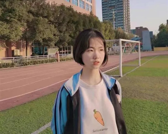 武汉3名女生入选空军飞行员,武汉三女生入选空军飞行学员