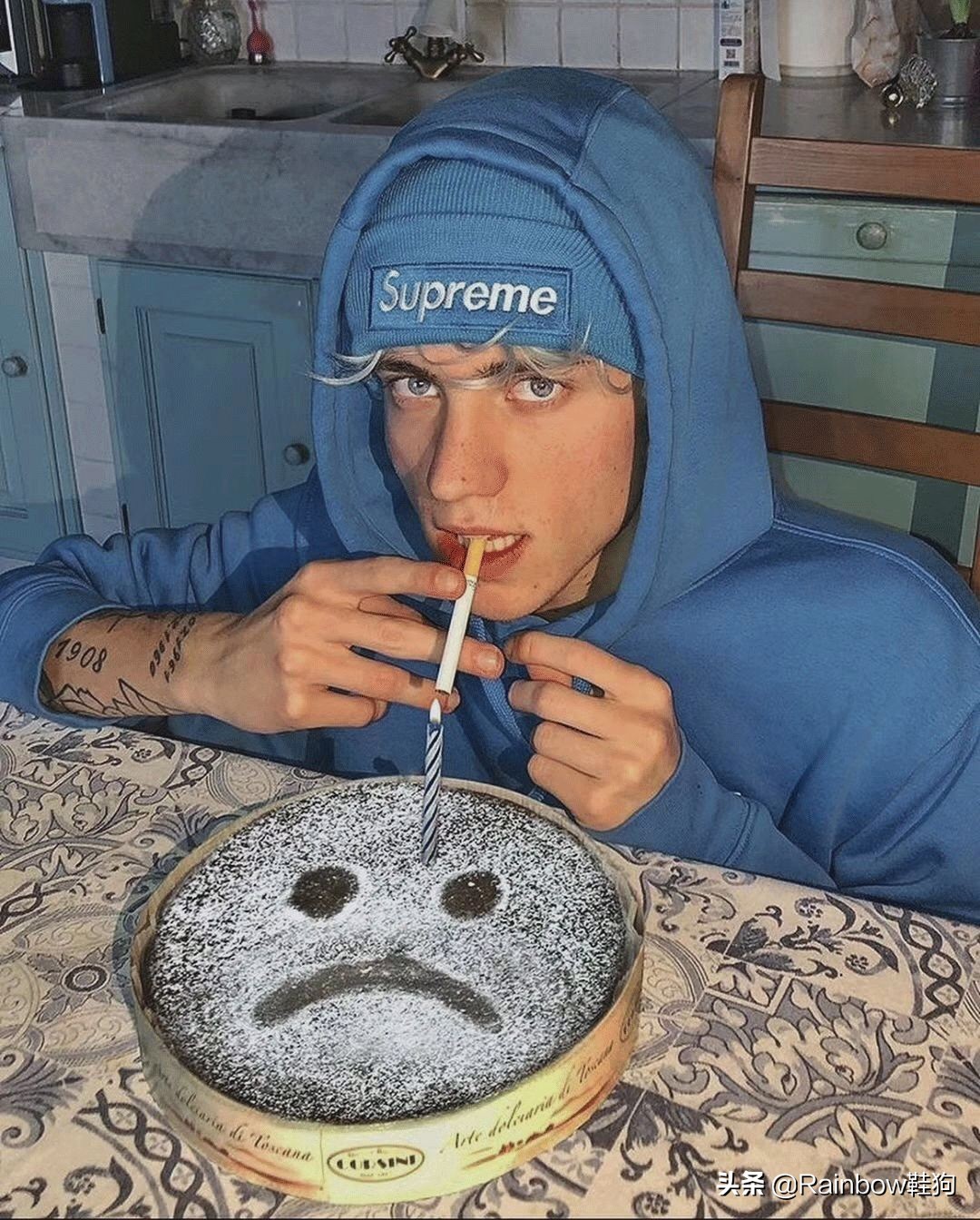 我穿搭学抖音钟爱黑丝配AJ这个社交娱乐至上的时代有何不可？