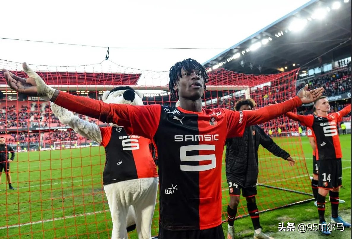 足球十大神锋卡马文加,卡马文加法国首发