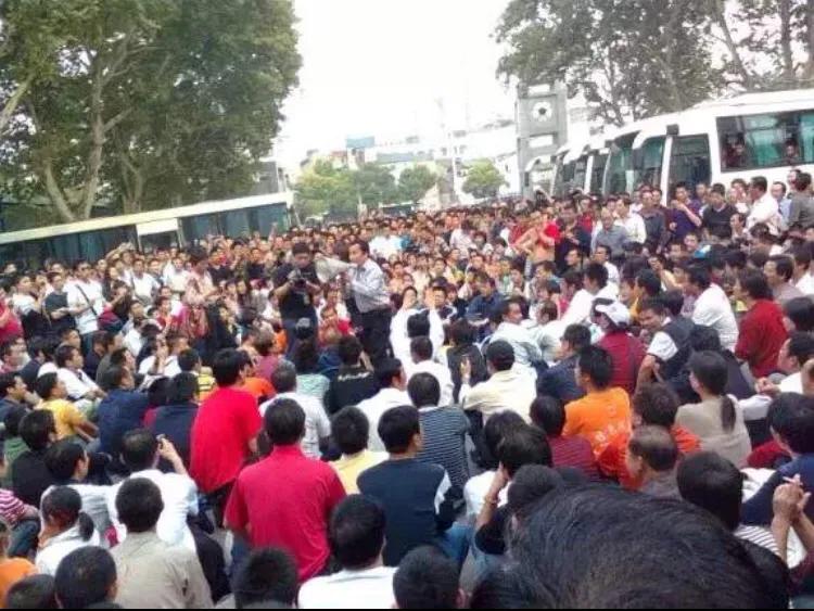 武汉卓尔新球场,武汉卓尔专业球场效果