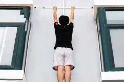 晾衣杆的卖家秀能有多沙雕？商家：钱退你，求你把评论删了