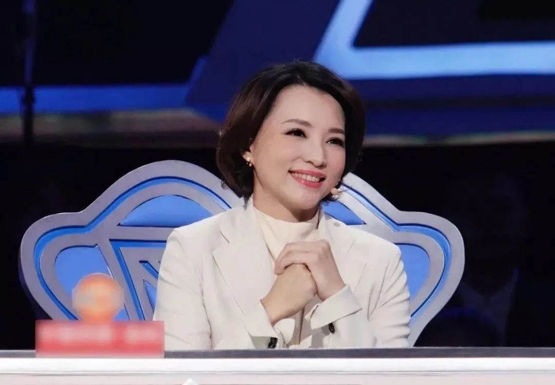 47岁董卿最惊艳的穿衣,董卿日常穿搭