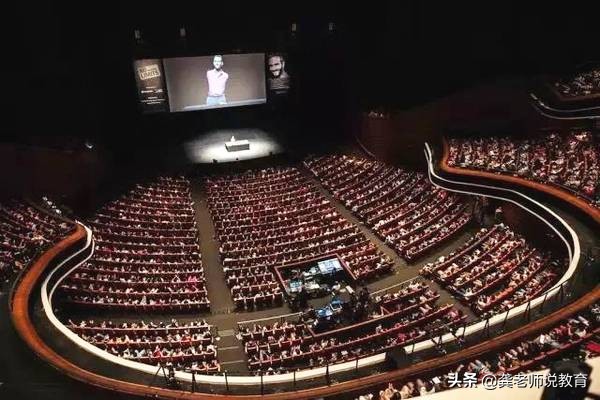 他没有四肢却活得很精彩,他没有四肢却热爱篮球