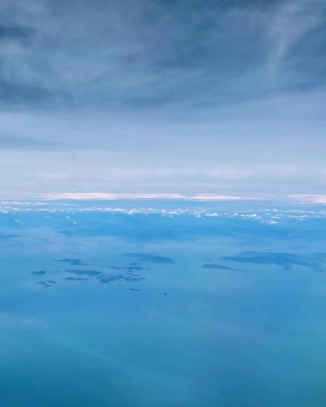 美到犯规的春装,2022春夏潘通发布流行色