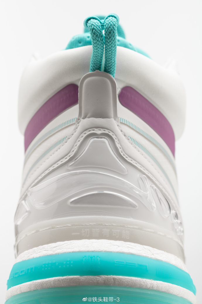 李宁第一双篮球鞋！937归来：中底䨻缓震，鞋面新科技，帅爆了