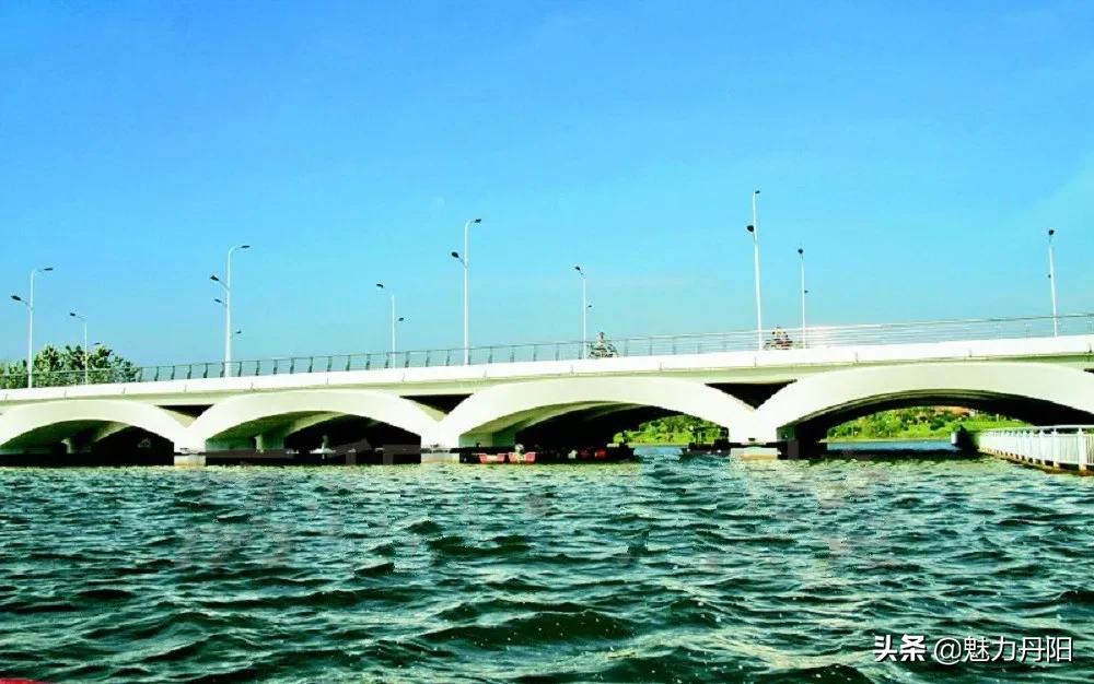 红旗飘扬春潮涌,专题片解说词——菏泽市开发区丹阳街道科学发展纪实