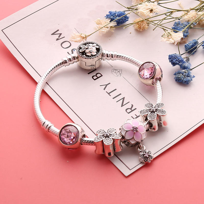 这样送礼物，女神也抵挡不住啊，也就一顿饭钱搞定。