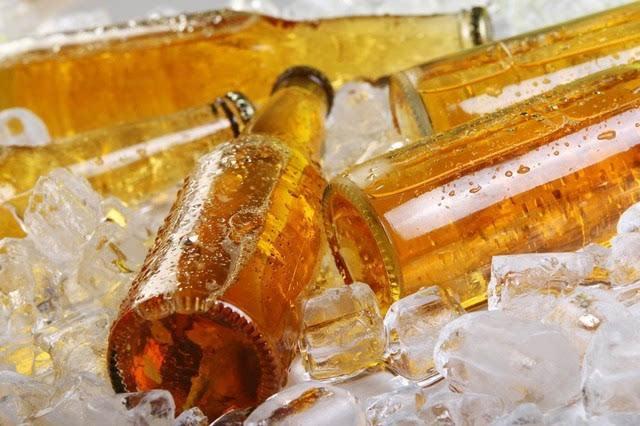 喝了这么多年啤酒，才知道瓶盖上有小机关，女生也能轻易打开