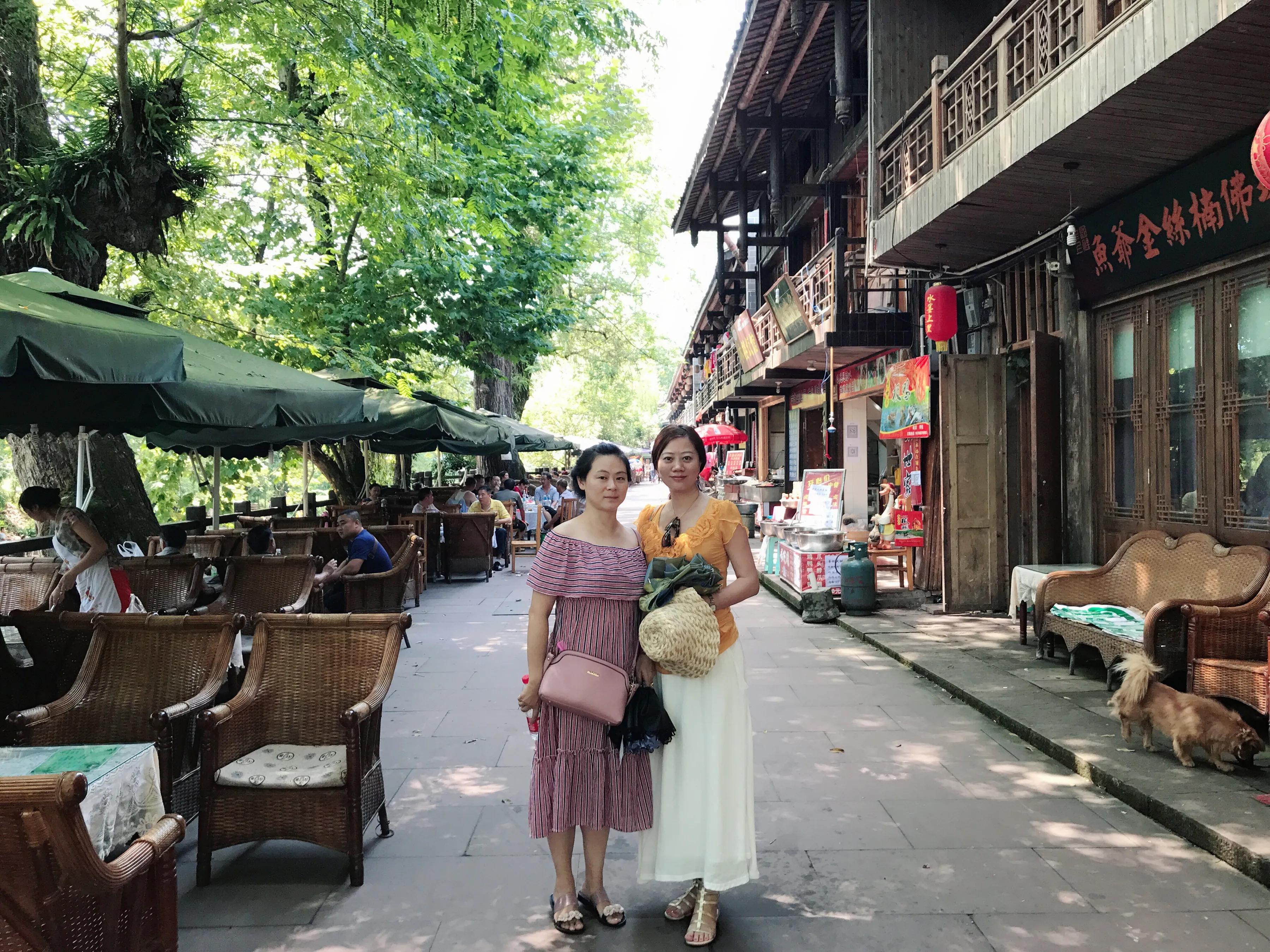 两水夹明镜双桥落彩虹全诗,有山有水不潮湿的避暑胜地