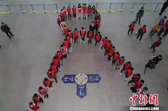 全国85万人报告感染艾滋病，这个因素是主要传播途径……