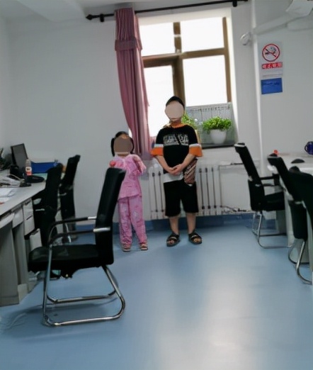 儿童脑出血昏迷三天后恢复正常了,脑出血后脑积水多久会出现症状