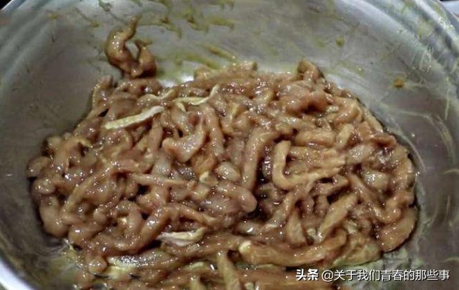 炒肉丝又老又柴是怎么回事,为什么热锅凉油炒肉丝还是会粘锅