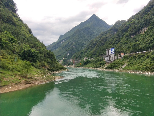 彭水阿依河旅游路线,重庆彭水阿依河漂流双人行攻略