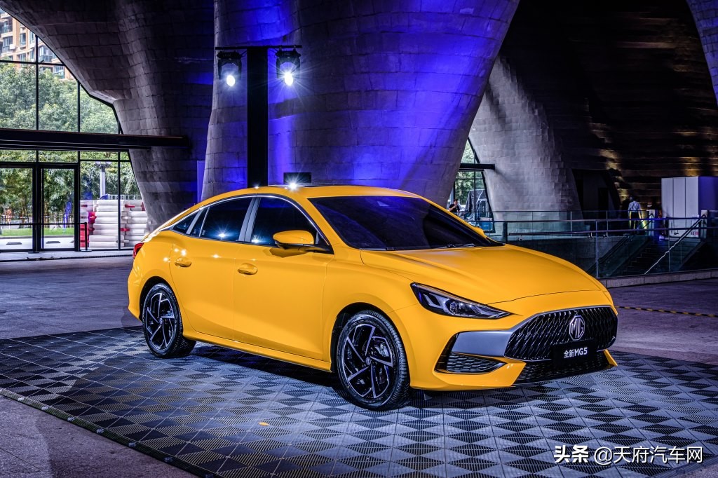 8万级运动轿跑无对手试驾全新mg5,2021款名爵mg51.5l青春豪华版内饰