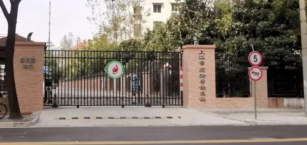 800万豪宅被哄抢,贫穷限制了我的想象千万豪宅