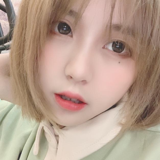 女网红直播剃光头,网红女主播剃光头
